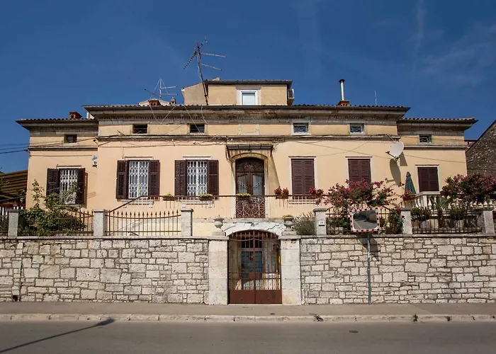 Emanuel Apartman