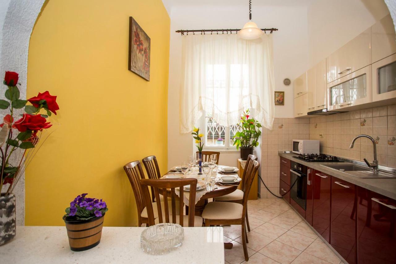 Emanuel Apartman