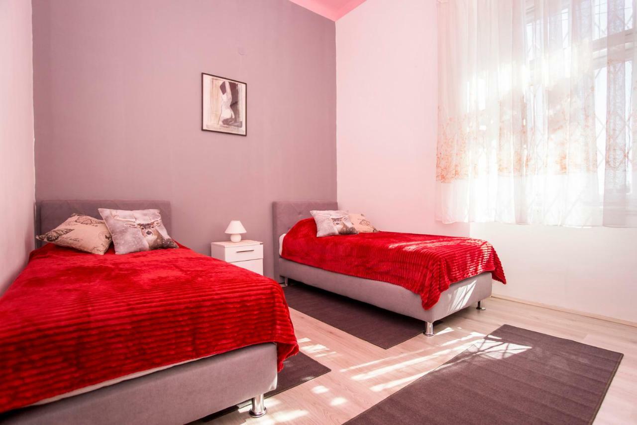 Emanuel Apartman *