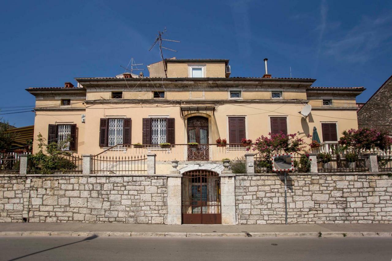Emanuel Apartman *